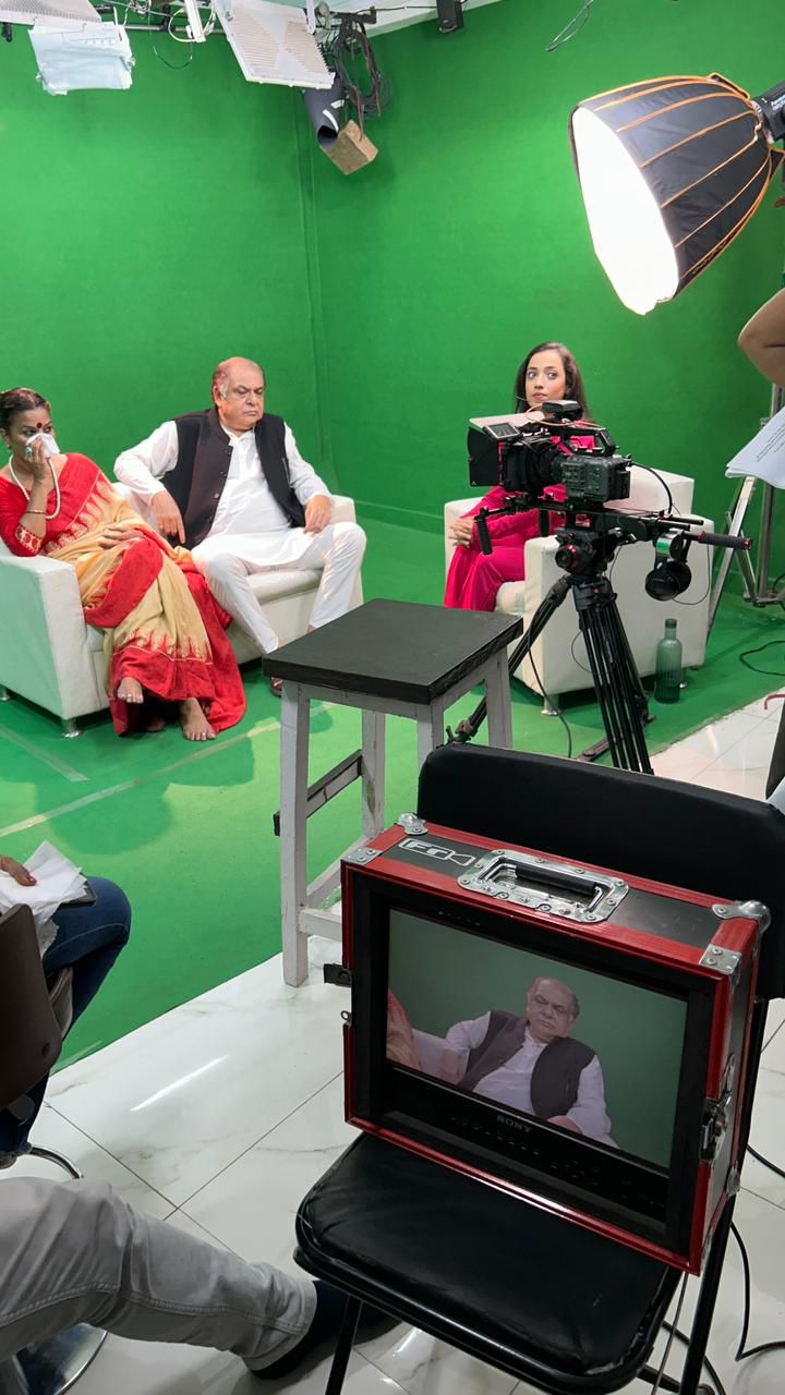 Behind the scenes 1